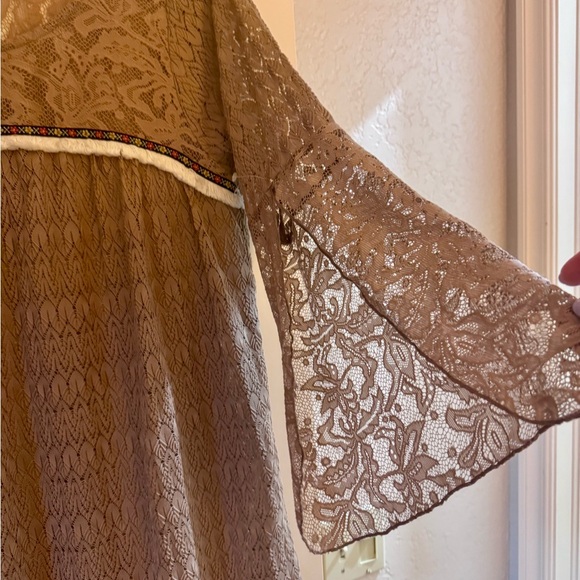 UMGEE- LOOK AT ME!!! I’m SO CUTE!! Elegant Lace Dress in Tan - Picture 3 of 10